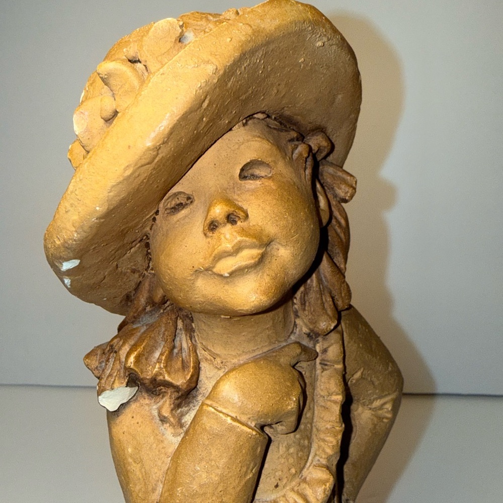Set of 2 Vintage Lee Bortin Sculptures Girl with hat and Girl with teddy bear - Picture 6 of 13